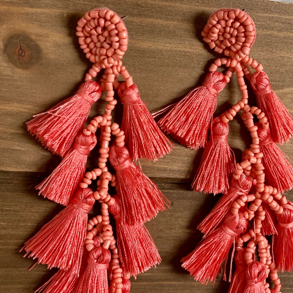 🔥3/$20🔥Beaded Tassel Tiered Drop Earrings - Picture 3 of 4